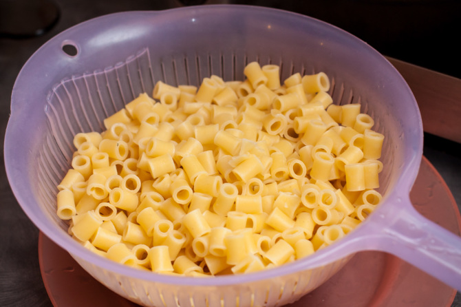 how long do you boil mac and cheese noodles