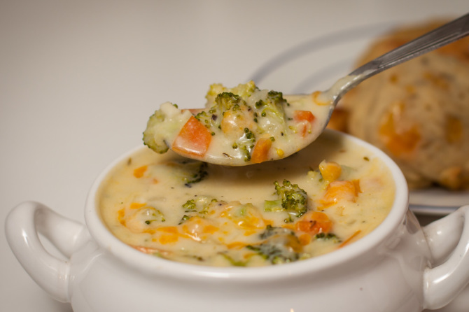 Broccoli-Soup-with-spoon