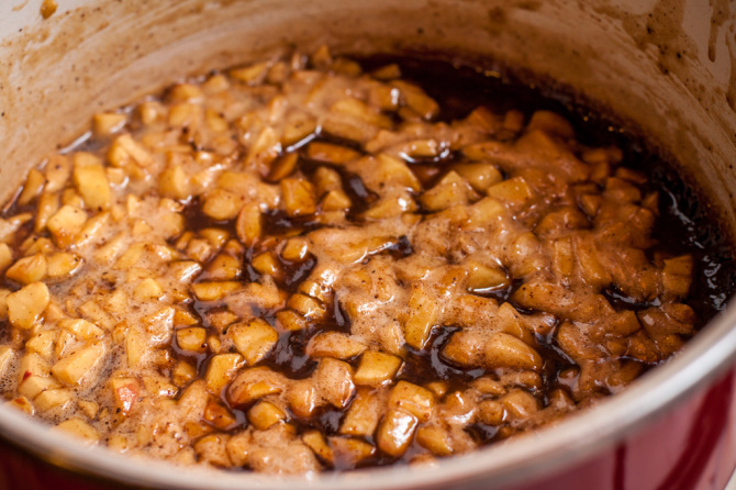 Cooked Apple Filling Mixture