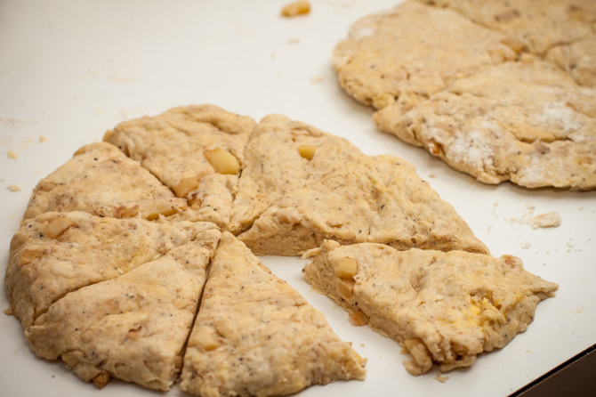 Apple-Scones-cut-into-pieces