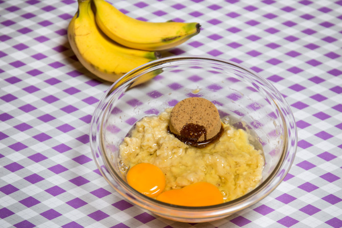 Banana Bread Oatmeal Bake - sugar and eggs