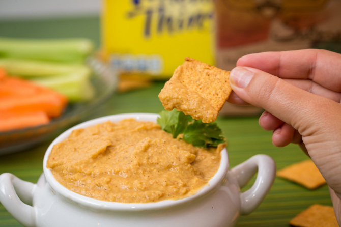 Hummus with Cracker