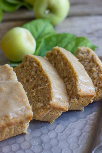 Glazed-Apple-Cinnamon-Oatmeal-Bread