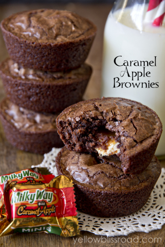 caramel-apple-brownie-cups