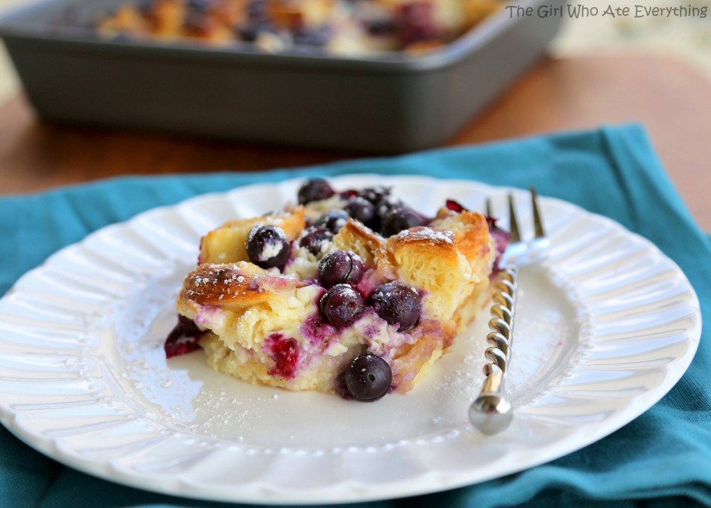 blueberry-croissant-puff-plate-1024x732